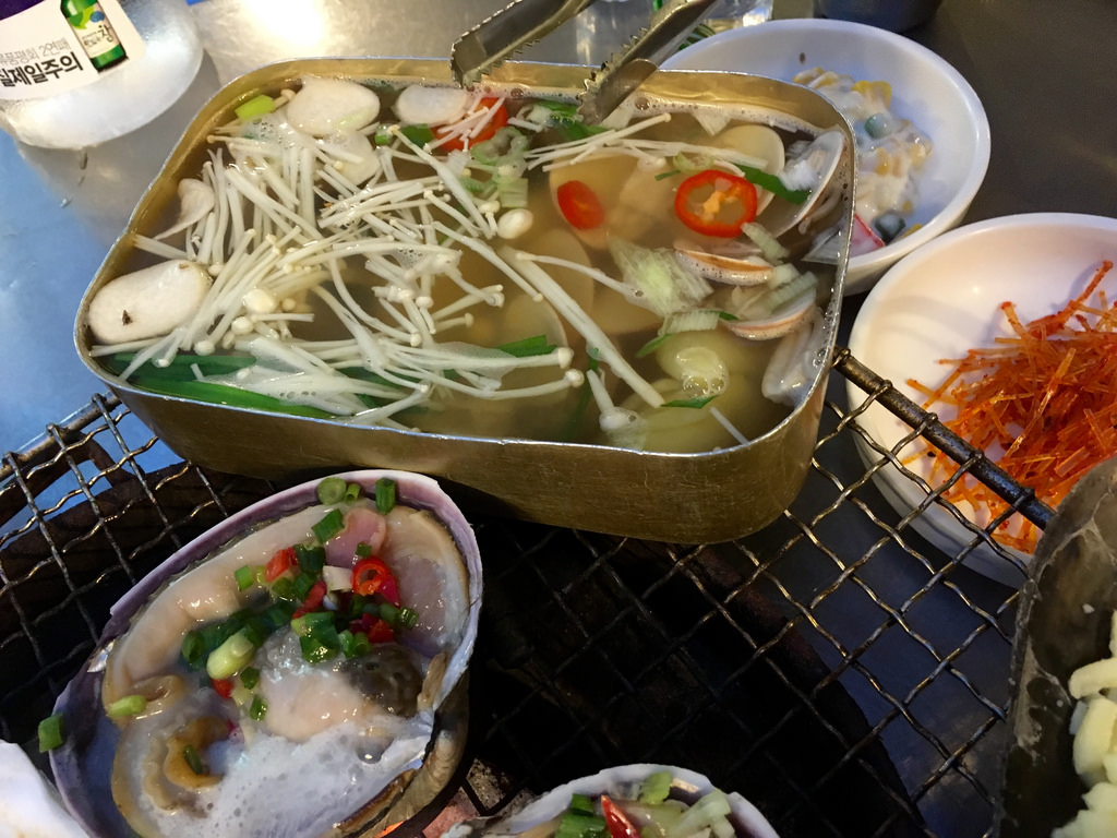 /lifelog/assets/2017-09-10-chopsticks-hangyeryeong-shellfish-grilled-00.jpg