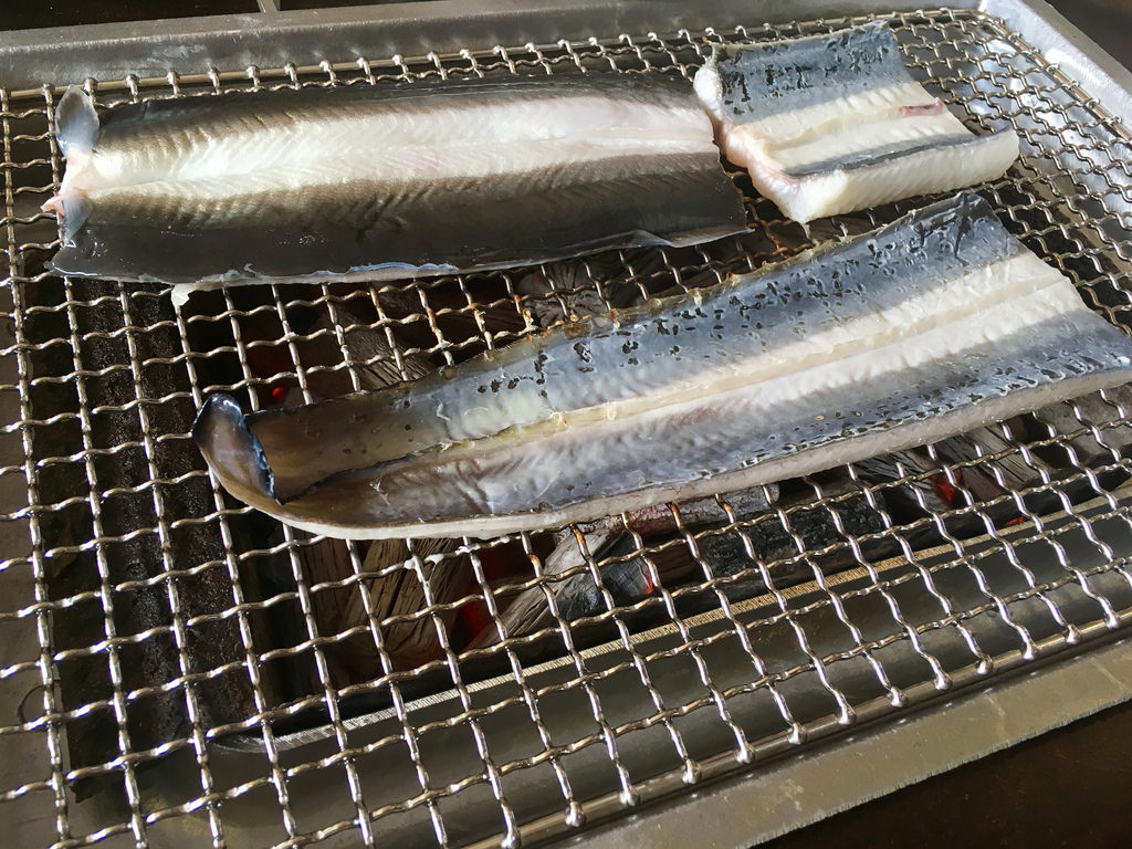 /lifelog/assets/2017-10-02-chopsticks-yonggwang-seafood-self-grilled-eel-02.jpg